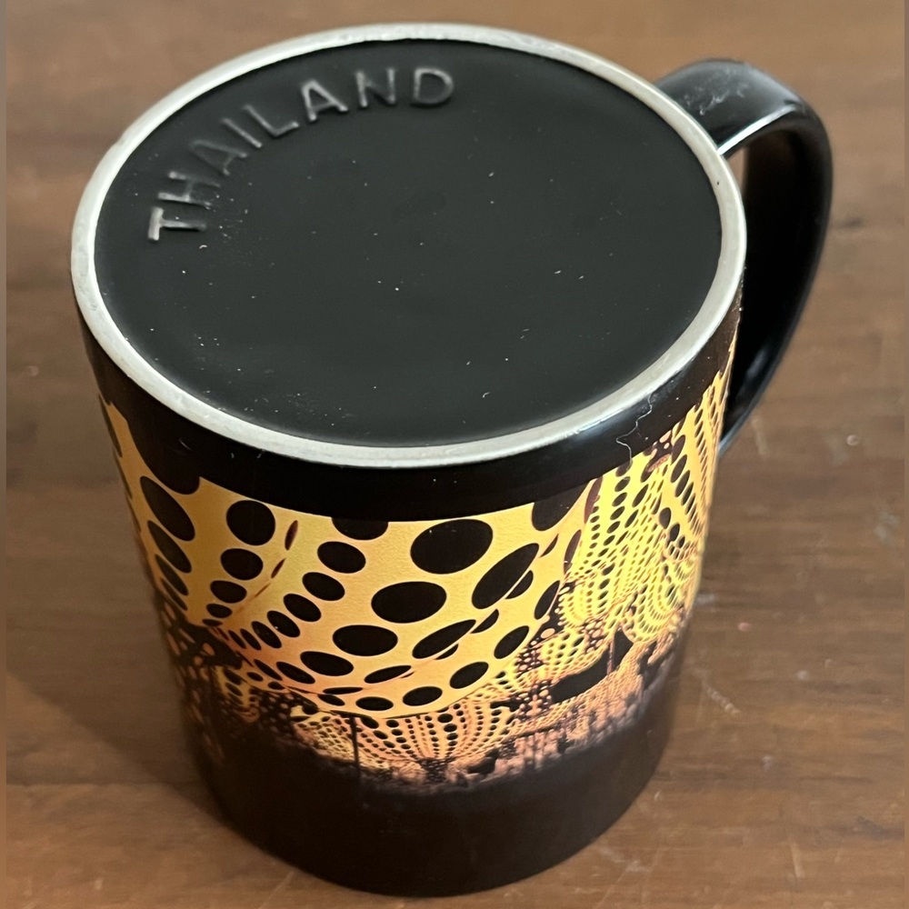 ✨Yayoi Kusama Japanese Artist Black Ceramic Coffee Mug with Pumpkin Pattern✨ - Picture 7 of 7
